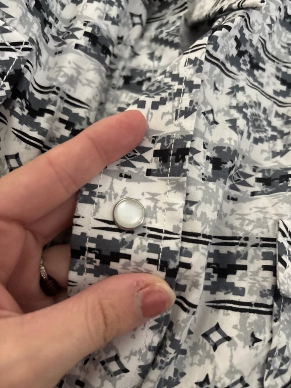 Pearl snap button up - Picture 3 of 4